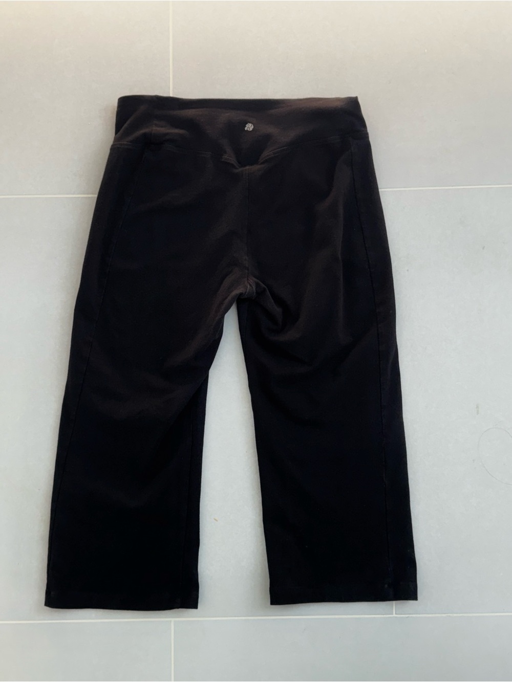 Bally Total Fitness Black Capri Leggings – Size L